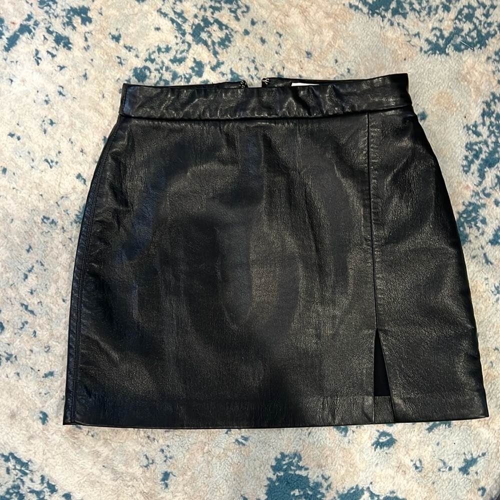 Aritzia Wilfred faux leather black mini skirt Size 0